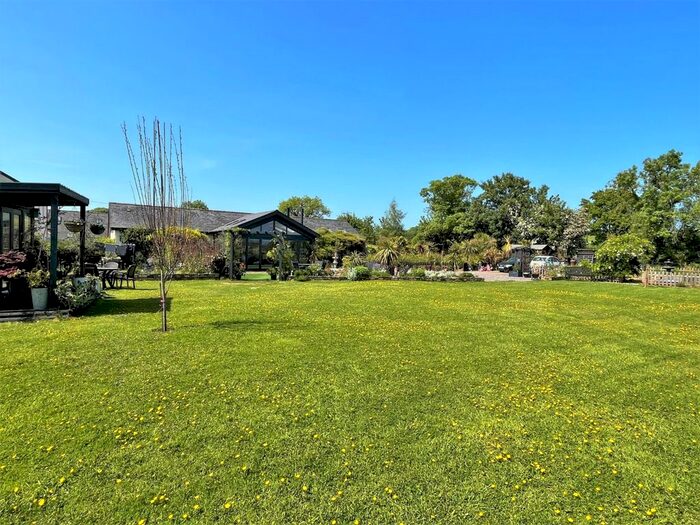 4 Bedroom Bungalow For Sale In Willand Road, Halberton, Tiverton, Devon, EX16