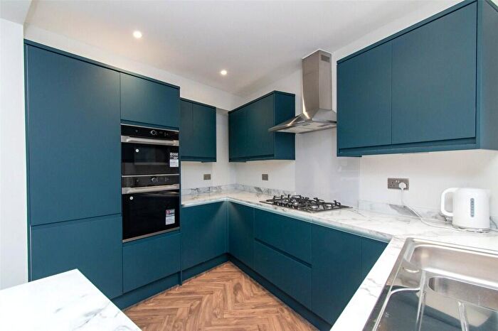 4 Bedroom End Of Terrace House To Rent In Byron Close, Hitchin, SG4