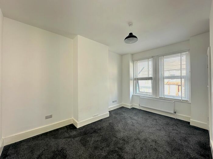 2 Bedroom Property To Rent In Bear Road, Brighton, BN2