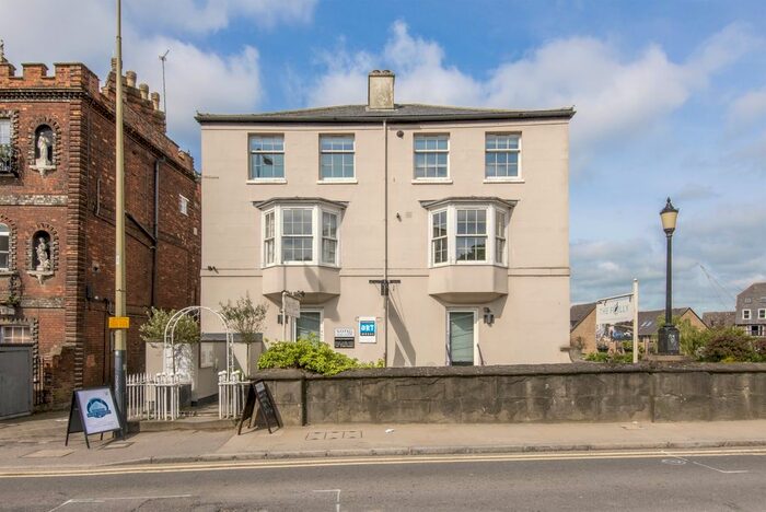 2 Bedroom Flat To Rent In Folly Bridge, Oxford, OX1