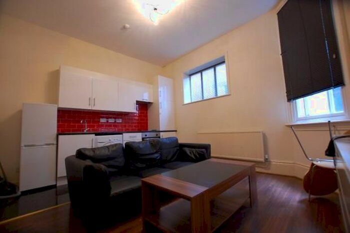 1 Bedroom Flat To Rent In Bank Street, Sheffield, South Yorkshire, S1
