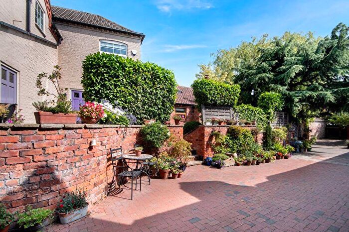 4 Bedroom Detached House For Sale In High Street, Austerfield, DN10