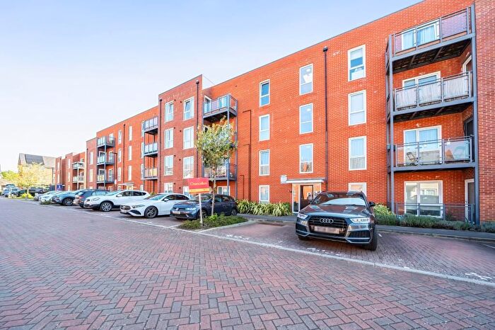 2 Bedroom Flat For Sale In Robertson Way, Chapel Gate, Basingstoke, RG21