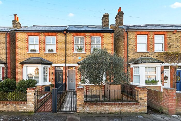 3 Bedroom Semi Detached House For Sale In Hollybush Lane, Hampton, TW12