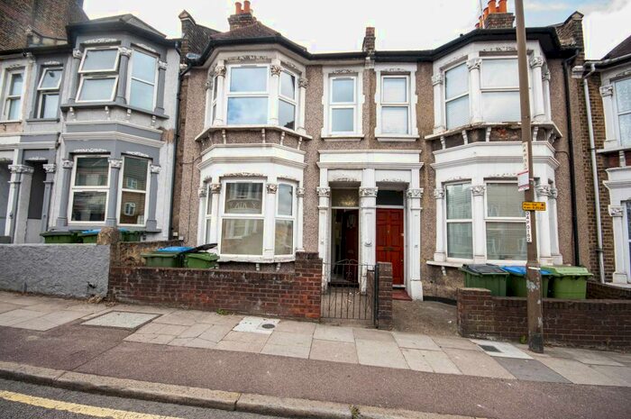 3 Bedroom Terraced House To Rent In Bostall Hill, Upper Abbey Wood London, SE2