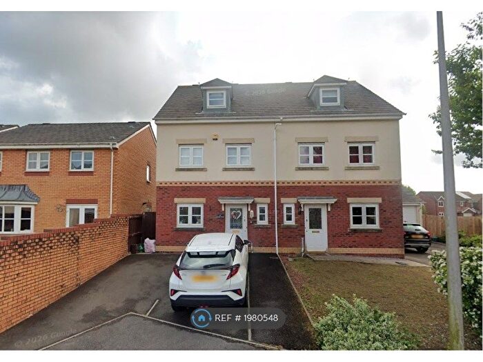 3 Bedroom Semi-Detached House To Rent In Awel Deg, Swansea, SA7