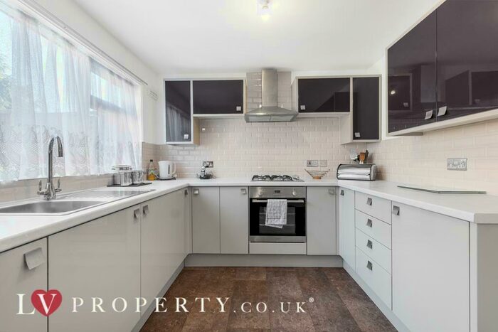 2 Bedroom House To Rent In Wisley Way, Birmingham, B32