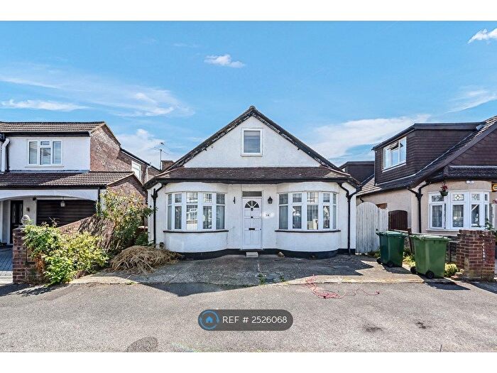 4 Bedroom Bungalow To Rent In Townsend Road, Ashford, TW15