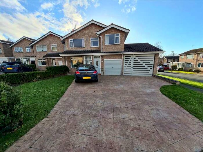 4 Bedroom Link Detached House For Sale In Ludlow Close, Winsford