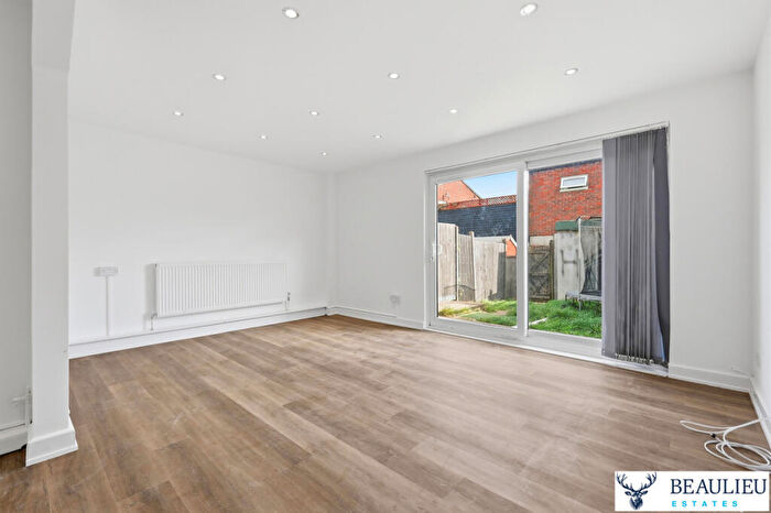 4 Bedroom Terraced House For Sale In Limes Avenue, Chigwell, IG7