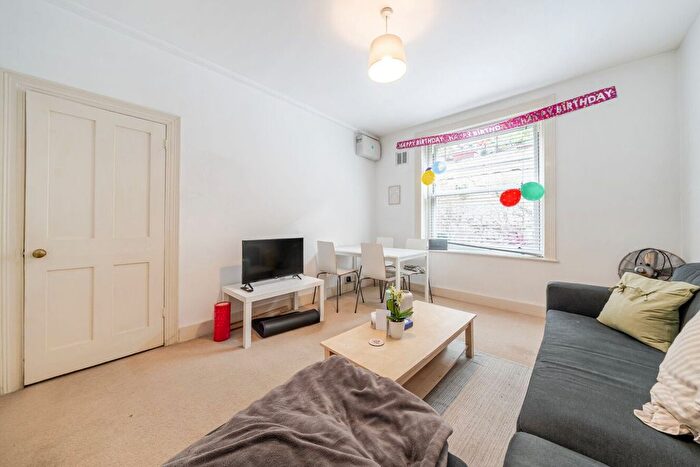 3 Bedroom Flat To Rent In St. John's Hill, London, SW11