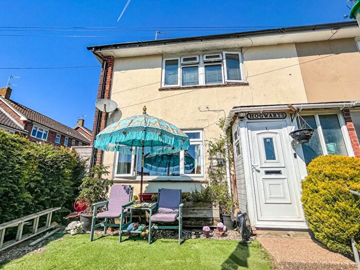 3 Bedroom Terraced House For Sale In Marley Gardens, Battle, TN33