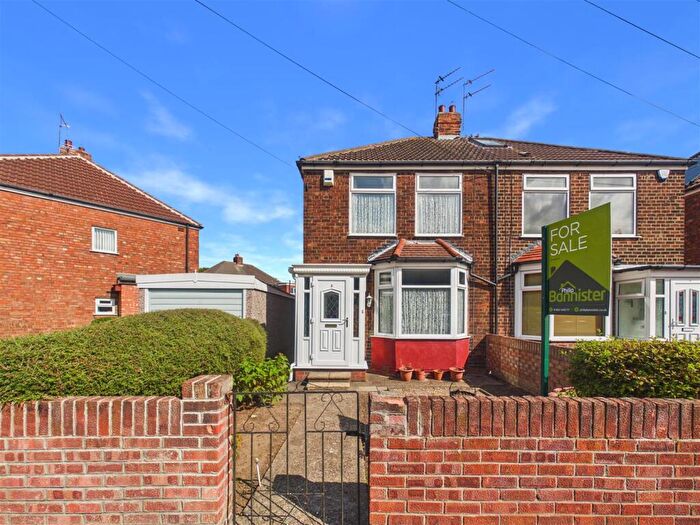 2 Bedroom Semi-Detached House For Sale In Jill Grove, Hessle, HU13