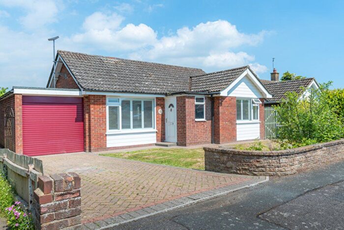 2 Bedroom Bungalow For Sale In Tourney Close, Lympne, CT21