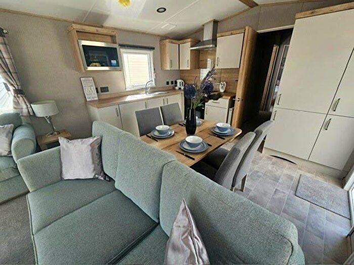 2 Bedroom Park Home For Sale In Tarka Holiday Park, EX31