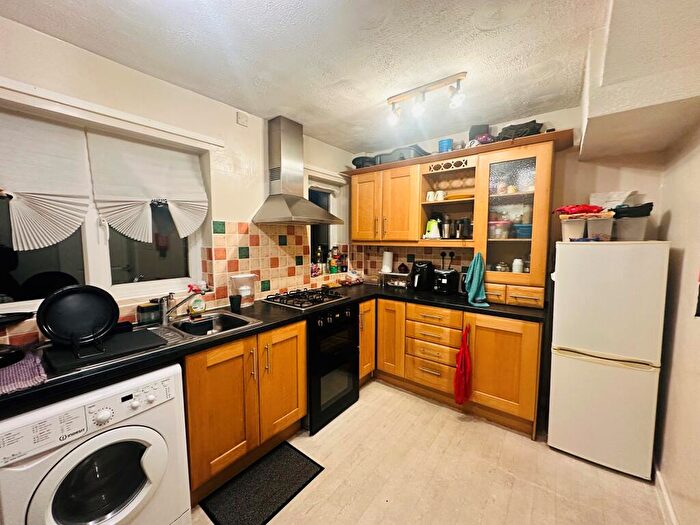 3 Bedroom House To Rent In Southwold Drive, Nottingham, NG8