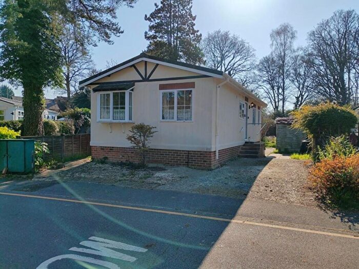 2 Bedroom Park Home For Sale In California Country Park Homes, Finchampstead, Berkshire, RG40