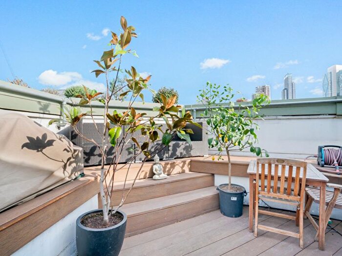 2 Bedroom Flat For Sale In Leonard Street, London, EC2A