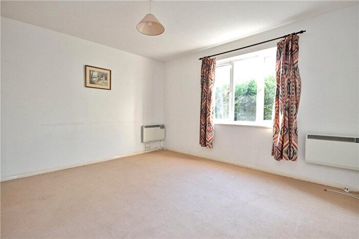 1 Bedroom End Of Terrace House To Rent In Elder Close, Guildford, Surrey, GU4