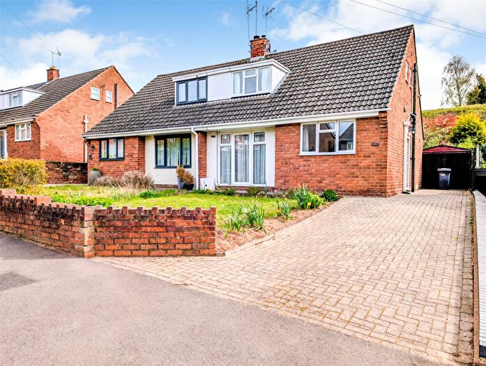 3 Bedroom Bungalow For Sale In Hoo Road, Kidderminster, Worcestershire, DY10