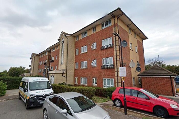 2 Bedroom Flat To Rent In Buxton Close, London, N9