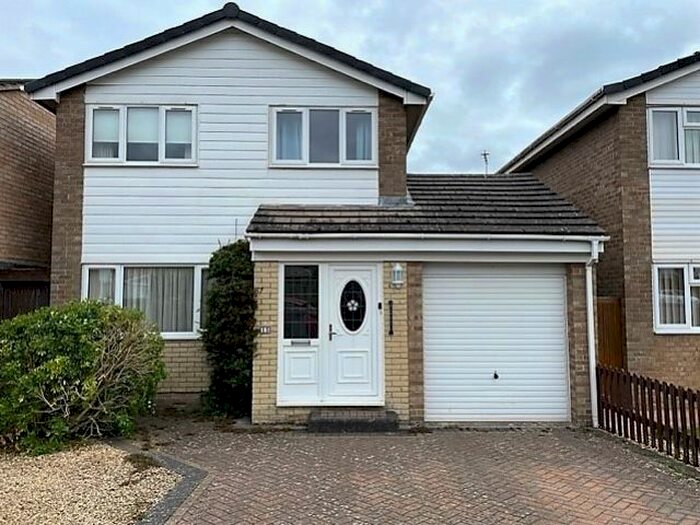 3 Bedroom Detached House To Rent In Hayward Drive, Carterton, Oxfordshire, OX18