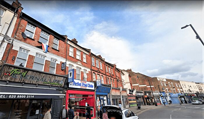 Studio To Rent In London, N15