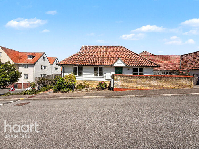 2 Bedroom Semi-Detached Bungalow For Sale In Meadow Park, Braintree, CM7