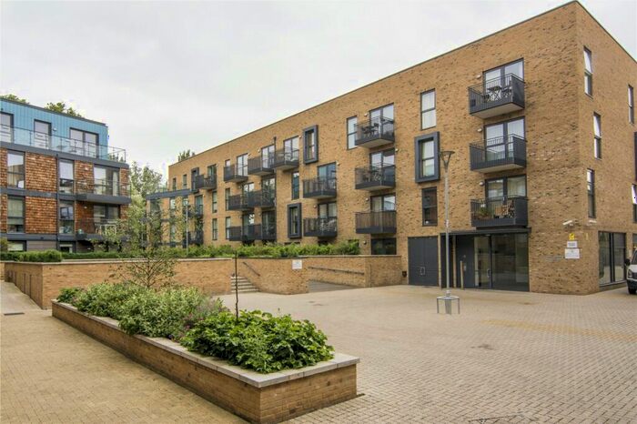 2 Bedroom Flat To Rent In Vermilion Apartments, Gunmakers Lane, Bow, London, E3
