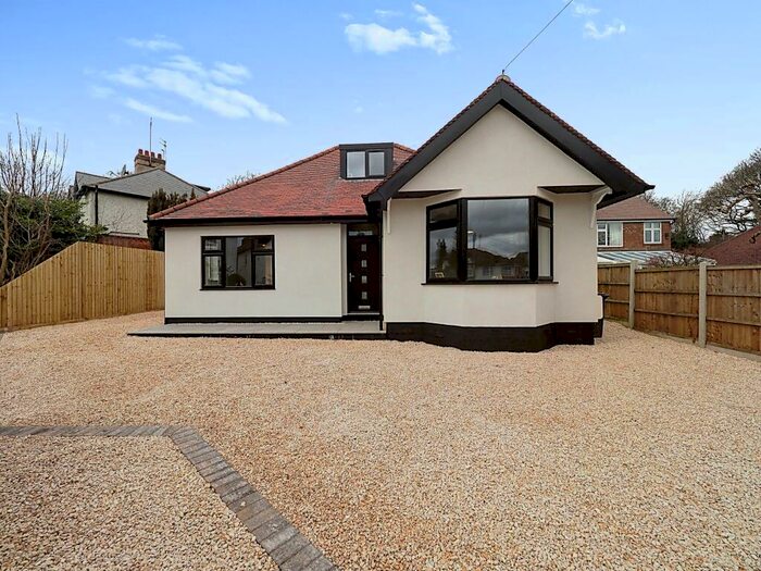 3 Bedroom Bungalow To Rent In Bramcote Road, Beeston, NG9