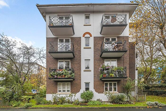 1 Bedroom Flat For Sale In Brompton Park Crescent, West Brompton, London, SW6