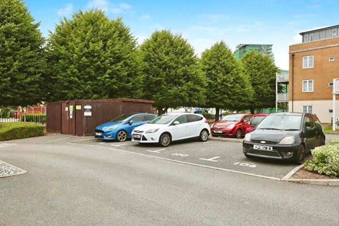 2 Bedroom Apartment For Sale In St. Georges Walk, Gosport, PO12