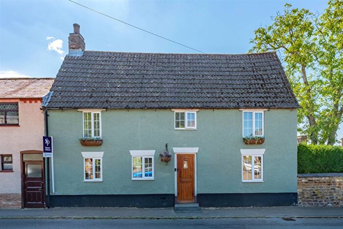 2 Bedroom Cottage For Sale In , Main Street, Little Harrowden, NN9