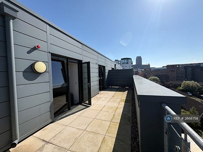 Studio To Rent In Lydia Ann St, Liverpool, L1