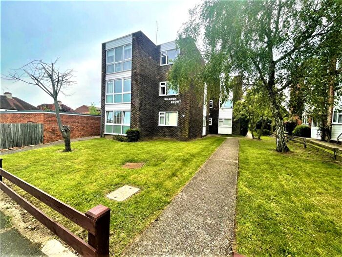2 Bedroom Apartment To Rent In Hadlow Road, Sidcup, Kent, DA14