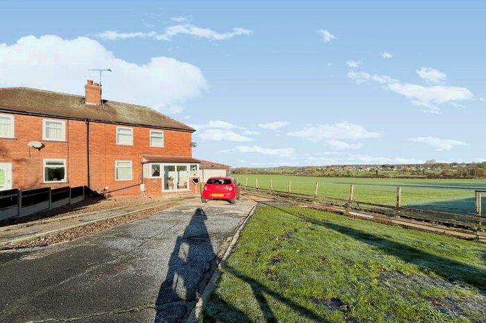 2 Bedroom Semi-Detached House For Sale In Thorpegate Estate, Badsworth, Pontefract, WF9
