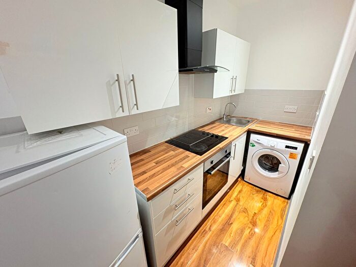 1 Bedroom Flat To Rent In Portland Street, Swansea, SA1