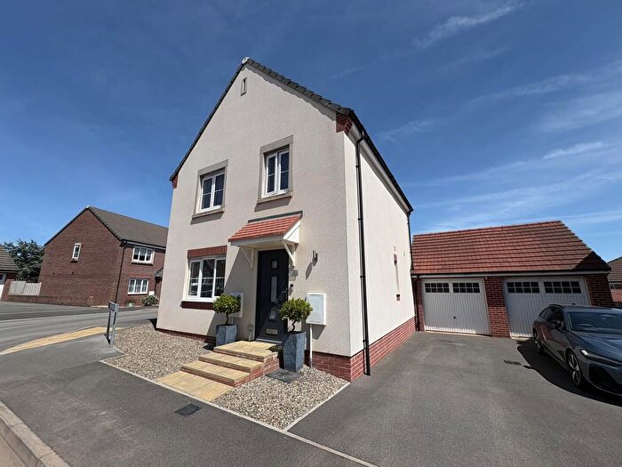 3 Bedroom Detached House For Sale In Red Deer Gardens, Bridgwater, TA6