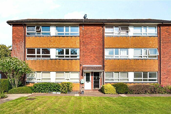 2 Bedroom Maisonette To Rent In Strode Street, Egham, TW20