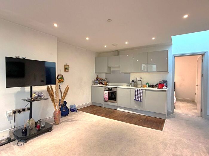 1 Bedroom Flat To Rent In Elgin Avenue, Maida Vale, London, W9