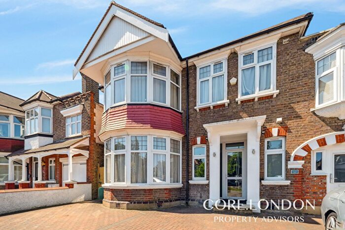 1 Bedroom Studio To Rent In Gunnersbury Lane, Ealing, W5