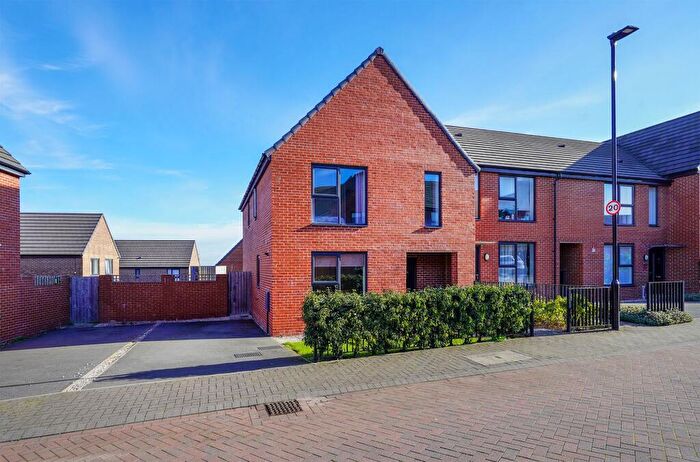 3 Bedroom End Of Terrace House For Sale In Stonecliffe Road, Sheffield, S2