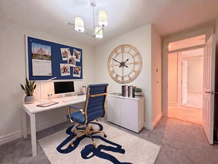 1 Bedroom Apartment For Sale In Off Fountain Way, Wilton Road, Salisbury, SP2