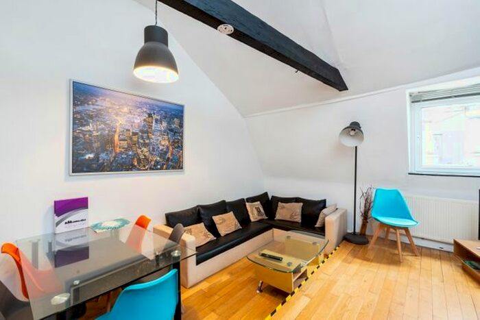 2 Bedroom Flat To Rent In Hatton Wall, Clerkenwell, EC1N