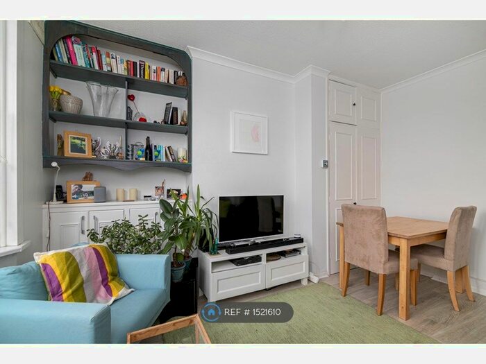 2 Bedroom Flat To Rent In Derrick Gardens, London, SE7