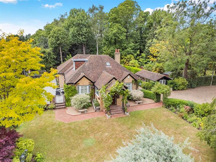 4 Bedroom Detached House For Sale In North Pole Road, Barming, Maidstone, ME16