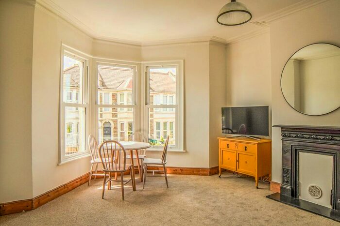 2 Bedroom Maisonette To Rent In Selworthy Road, Knowle, Bristol, BS4