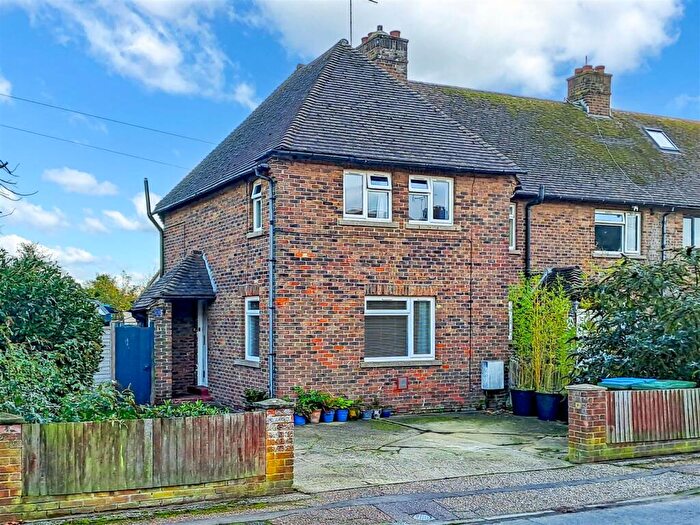 3 Bedroom End Of Terrace House For Sale In Somerset Road, East Preston, BN16