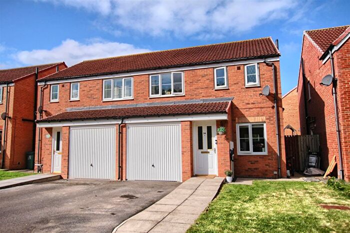 3 Bedroom Semi Detached House For Sale In Hembury Court, Ingleby Barwick, TS17
