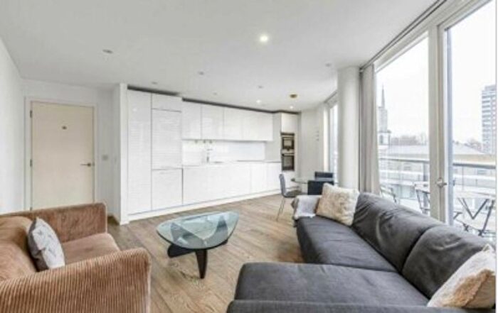 3 Bedroom Flat To Rent In Central Street, London, EC1V